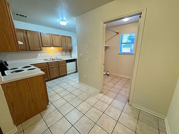 5th image of 205 Lydia Dr APT B
