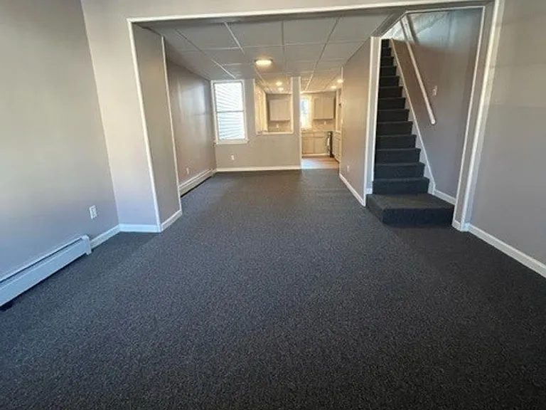 40 E Ridge St — Photo 2