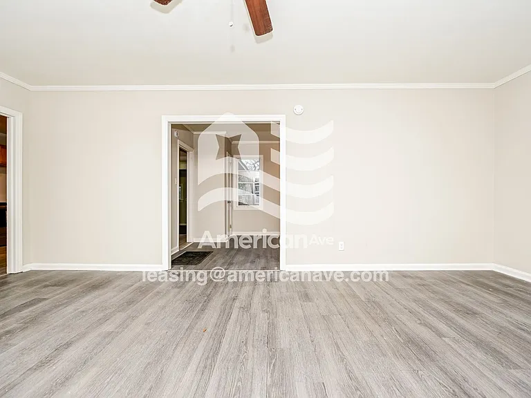 1529168_003_wm_-_living_room_13458888.jpg