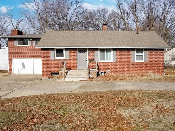 441 Fieldcrest Dr, Pittsburg, KS 66762