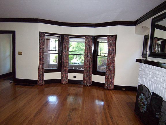 4th image of 2033 Lewis Dr