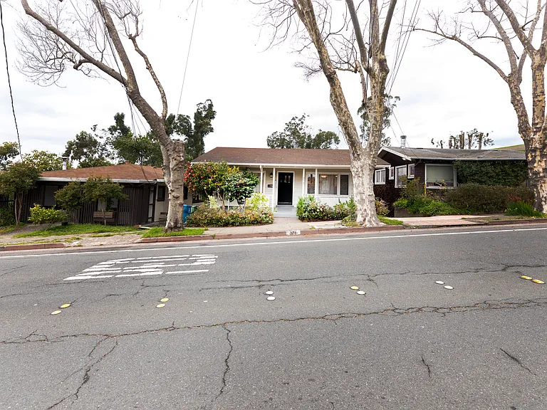 373 Moraga Ave — Photo 66