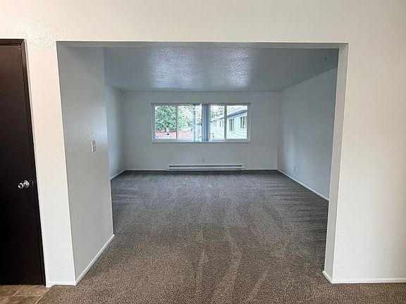 5th image of 9008 NE Hassalo St #D