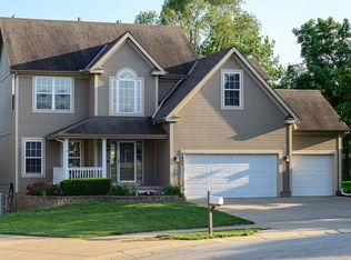 7907 N Woodland Ave, Gladstone, MO 64118