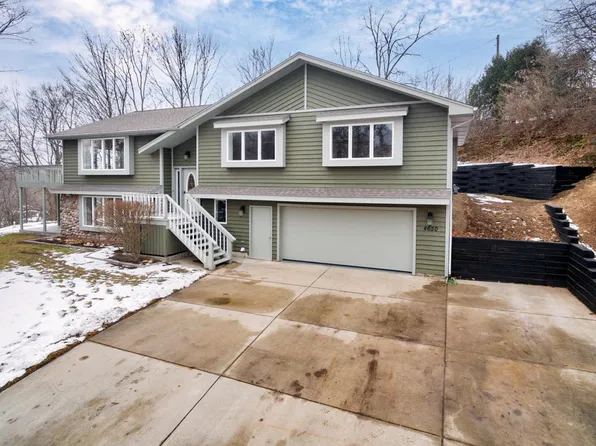 4650 Edgewood Dr, Slinger, WI 53086