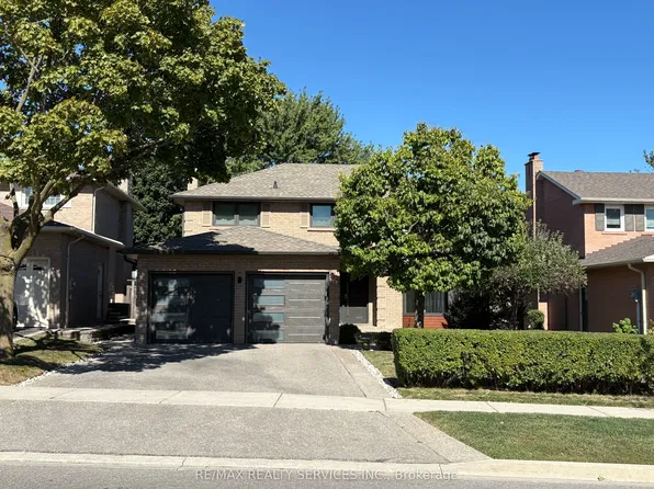 4171 Sawmill Valley Dr, Mississauga, ON L5L 3H1