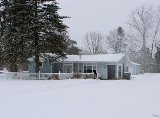 896 Grace Ave, Rochester Hills, MI 48307