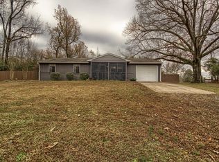 1033 E 47th St, Russellville, AR 72802
