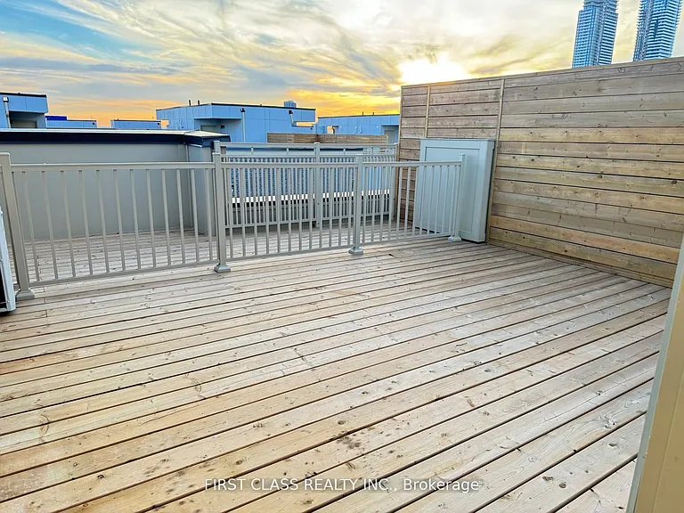 141 Honeycrisp Cres #Townhouse 194 — Photo 11