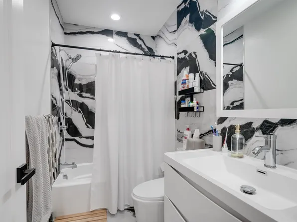 287 Webster Avenue image 13 of 21