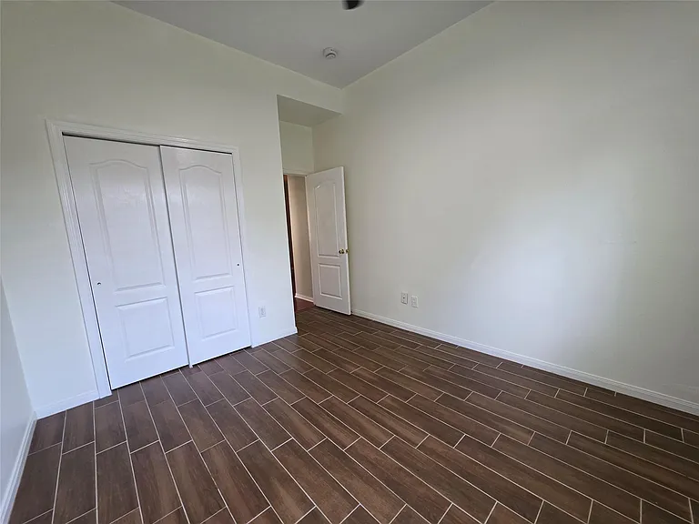 7002 Plaza Del Sol Dr #D — Photo 23