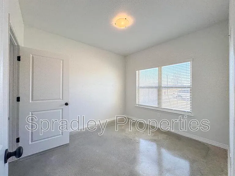 205B Juniper Dr — Photo 3