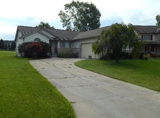 298 Mansfield Dr, Lapeer, MI 48446
