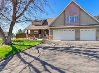 6062 Goodview Trail Bay N, Hugo, MN 55038