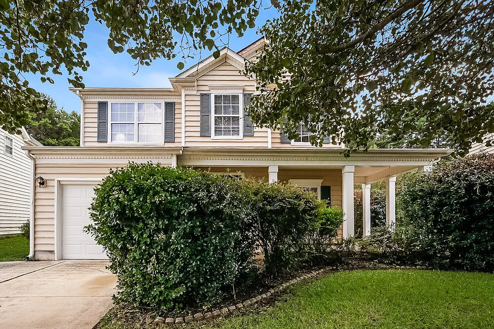 3 bed, 2.5 bath, 1617 sqft, $2,105 — Photo 1