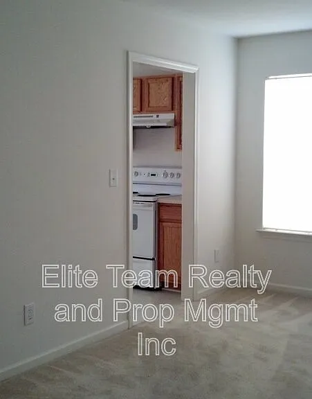 111 Fairmont Cir — Photo 5