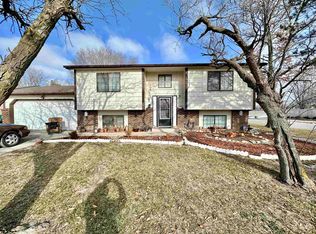 6858 E Winterberry Cir, Wichita, KS 67226
