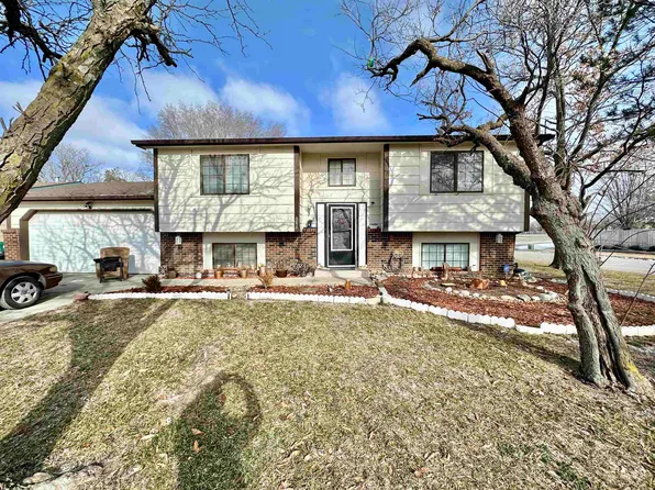 6858 E Winterberry Cir, Wichita, KS 67226