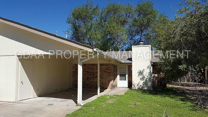 1st image of 1210 Westcott Dr #B