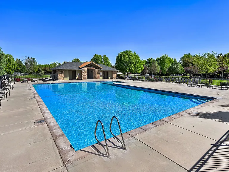 904 N Tullshire Way — Photo 31