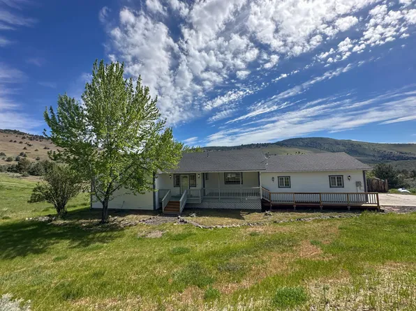 1839 Melanie Ct, Klamath Falls, OR 97601