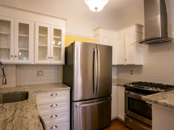 209 NW 23rd Ave APT 202, Portland, OR 97210