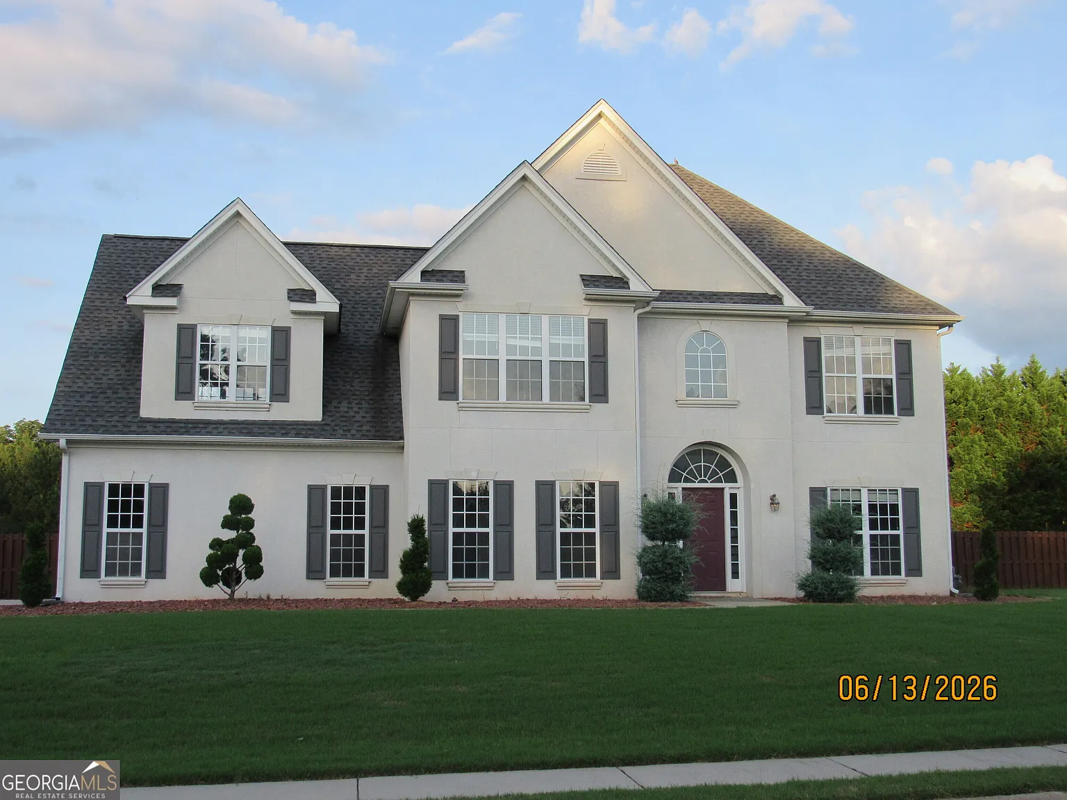 4 bed, 2.5 bath, 2587 sqft, $3,650 — Photo 1