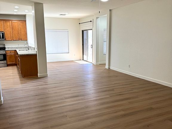 4th image of 41912 N 45th Gln