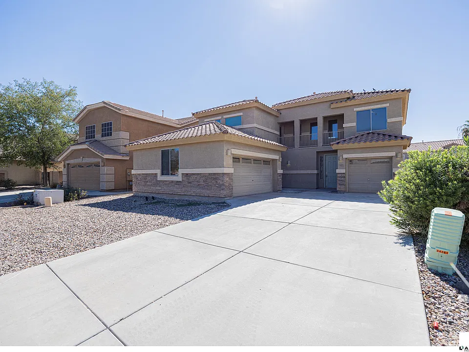 44289 W Windrose Dr