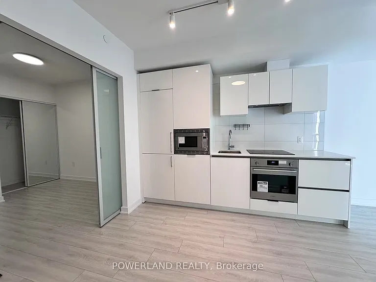 121 Saint Patrick St #521 — Photo 6