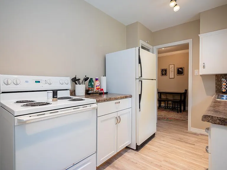 1175 SW Collins Ave — Photo 16