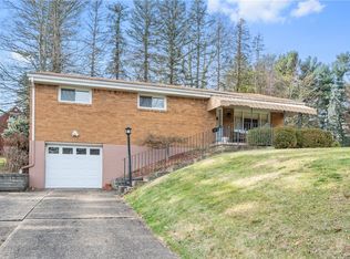 28 Crest Dr, Pittsburgh, PA