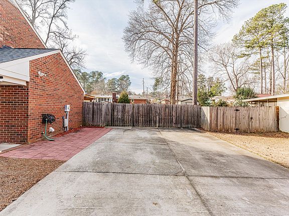 4th image of 158 Evergreen Drive
