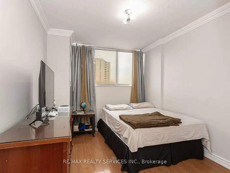 11 Wincott Dr #11 — Photo 20