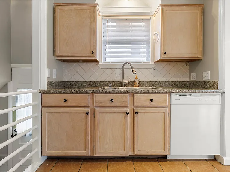 33316 Jefferson Ave — Photo 20