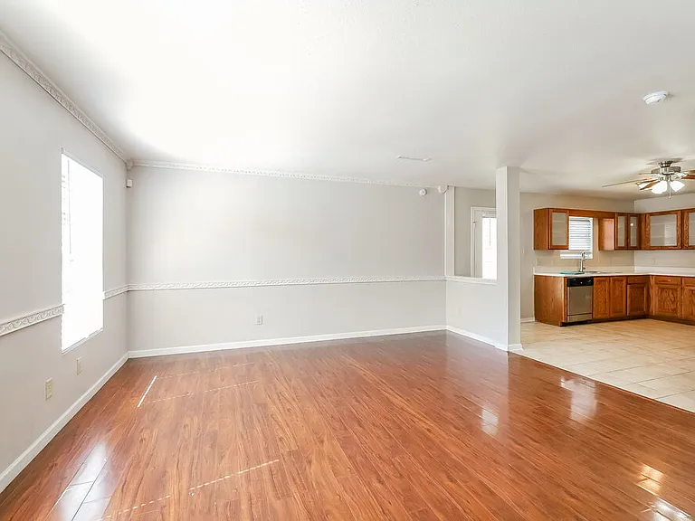 831 Skywatch Ln — Photo 5
