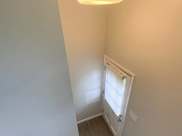 872 Summerville Dr — Photo 11