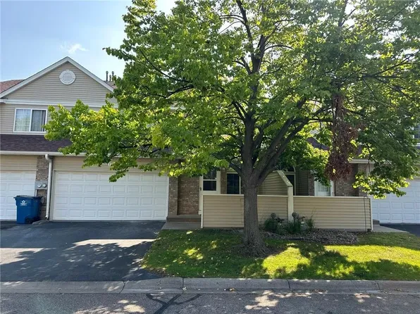 1241 Pecks Woods Turn, New Brighton, MN 55112