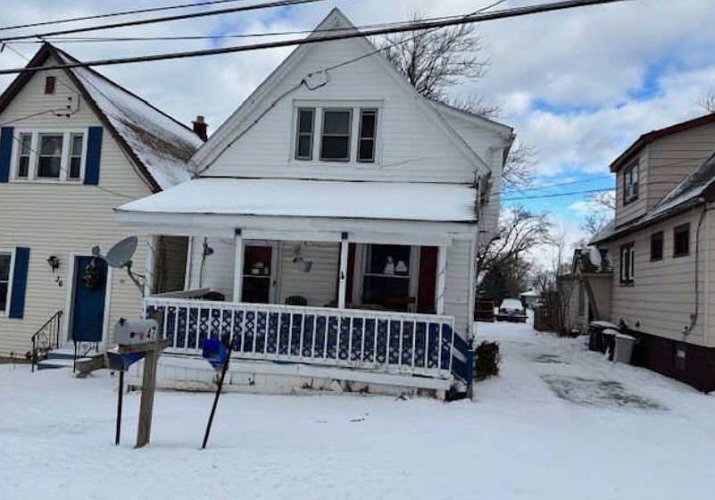 1st image of 40 Velore Ave