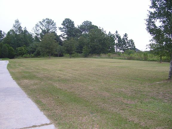 Large lot with plenty of room to play or expand