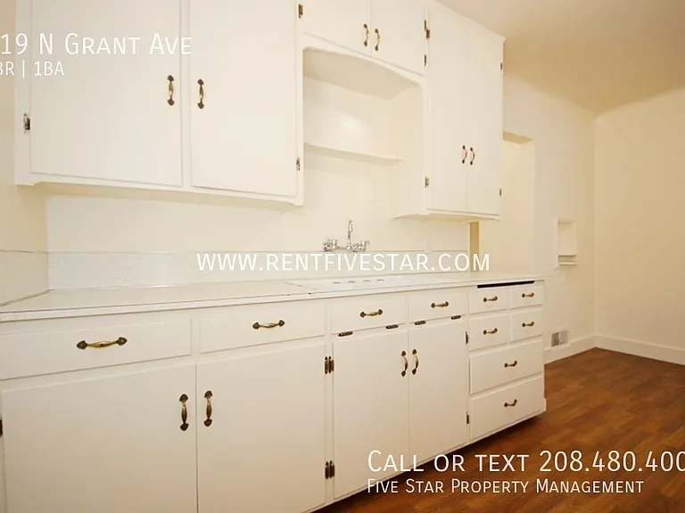 219 N Grant Ave — Photo 7