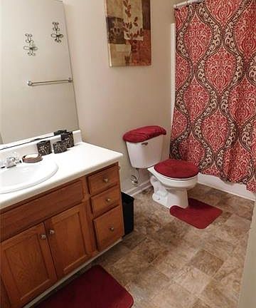 5th image of 843 Finley View Dr