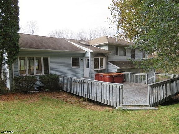 5th image of 12 Malibu Dr