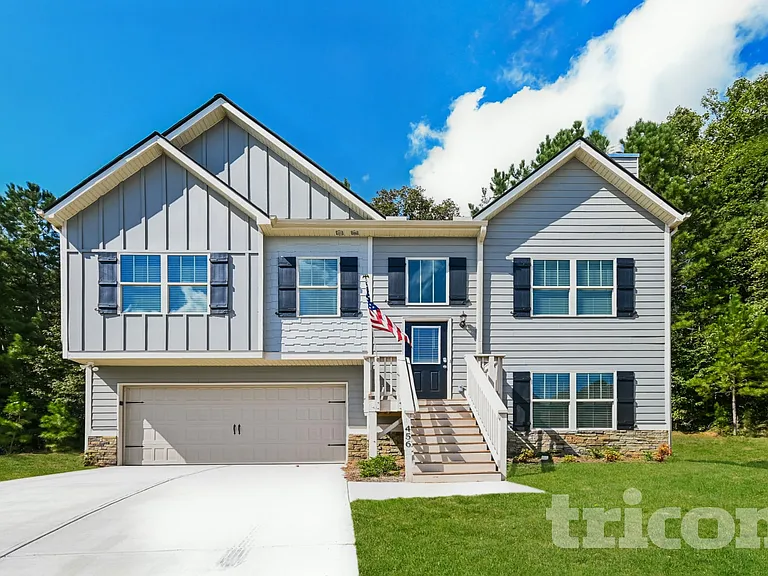 456 Clematis Ct — Photo 1