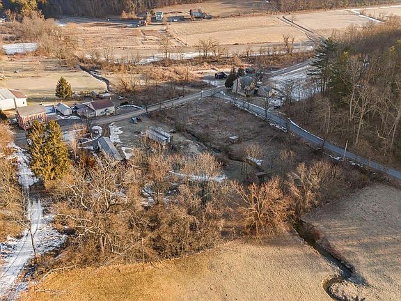 4th image of 1666 Urban Rd