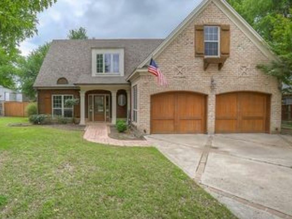 1st image of 2206 Fair Oaks Dr