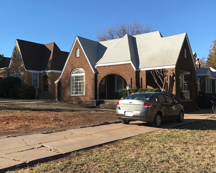 Tenant has access to driveway parking.