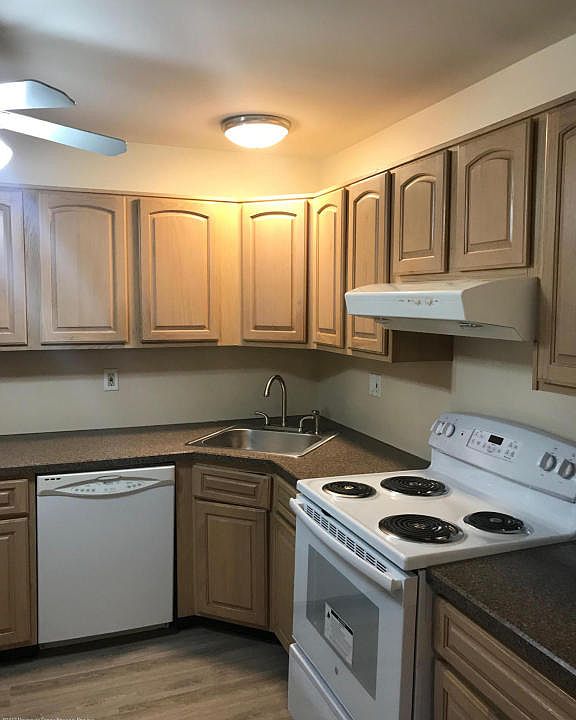 1st image of 710-3 Zlotkin Cir