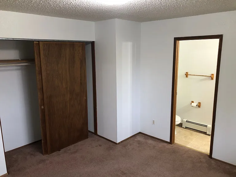 Freshly Renovated - Southside 3 Bedroom — Photo 11