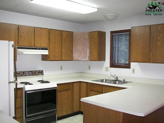 3rd image of 3854 Blessing Ave